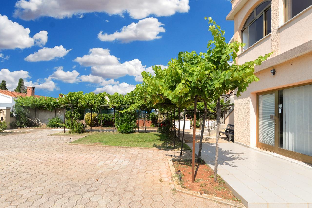 Apartments Gracijano 1724 Ližnjan Exteriér fotografie