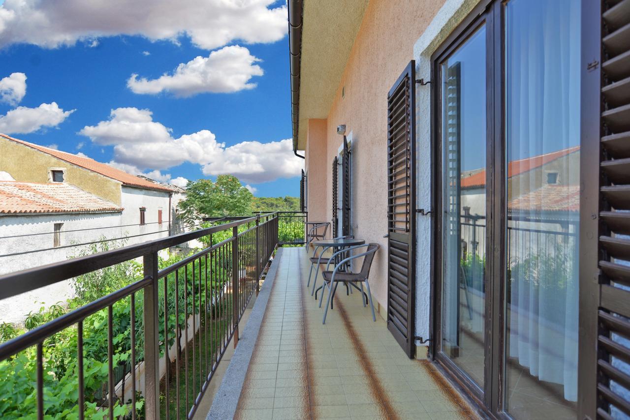 Apartments Gracijano 1724 Ližnjan Exteriér fotografie